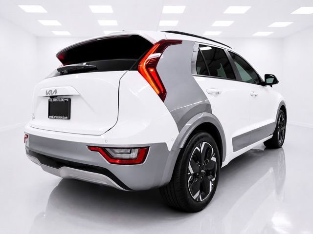 Used 2023 Kia Niro Wave w/ Wave Preserve Package FWD image 6