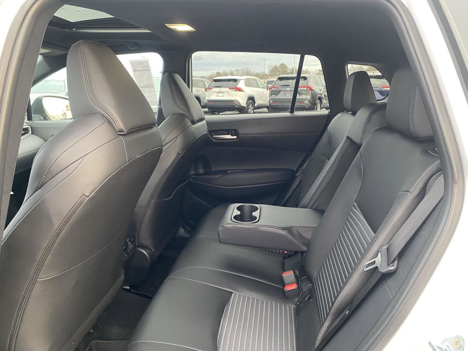 Used 2024 Toyota Corolla Cross AWD Hybrid w/ Convenience Package image 14