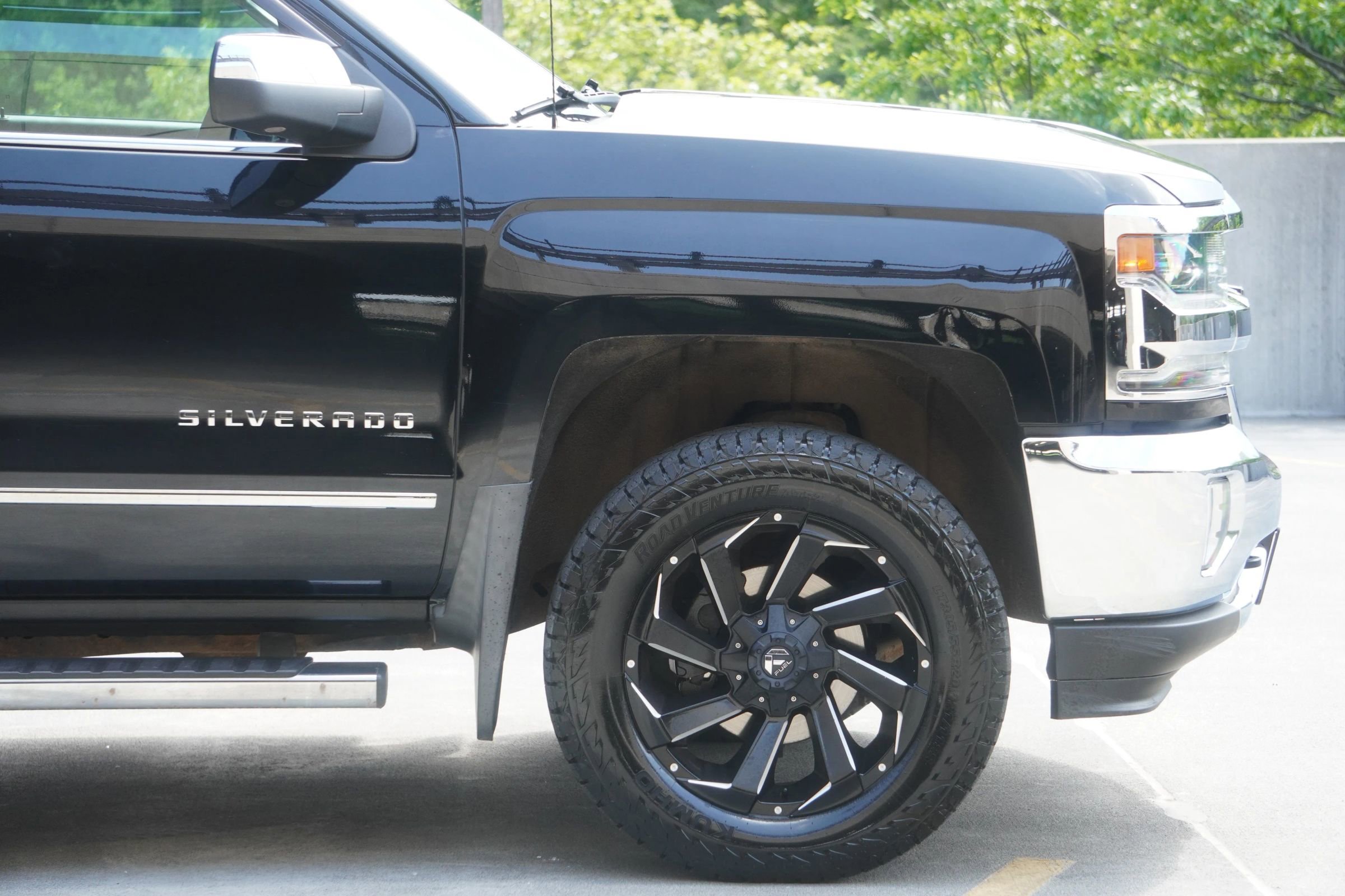 Used 2017 Chevrolet Silverado 1500 LTZ w/ Sport Package AWD/4WD image 21