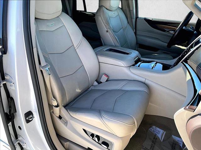 Used 2017 Cadillac Escalade Luxury image 9