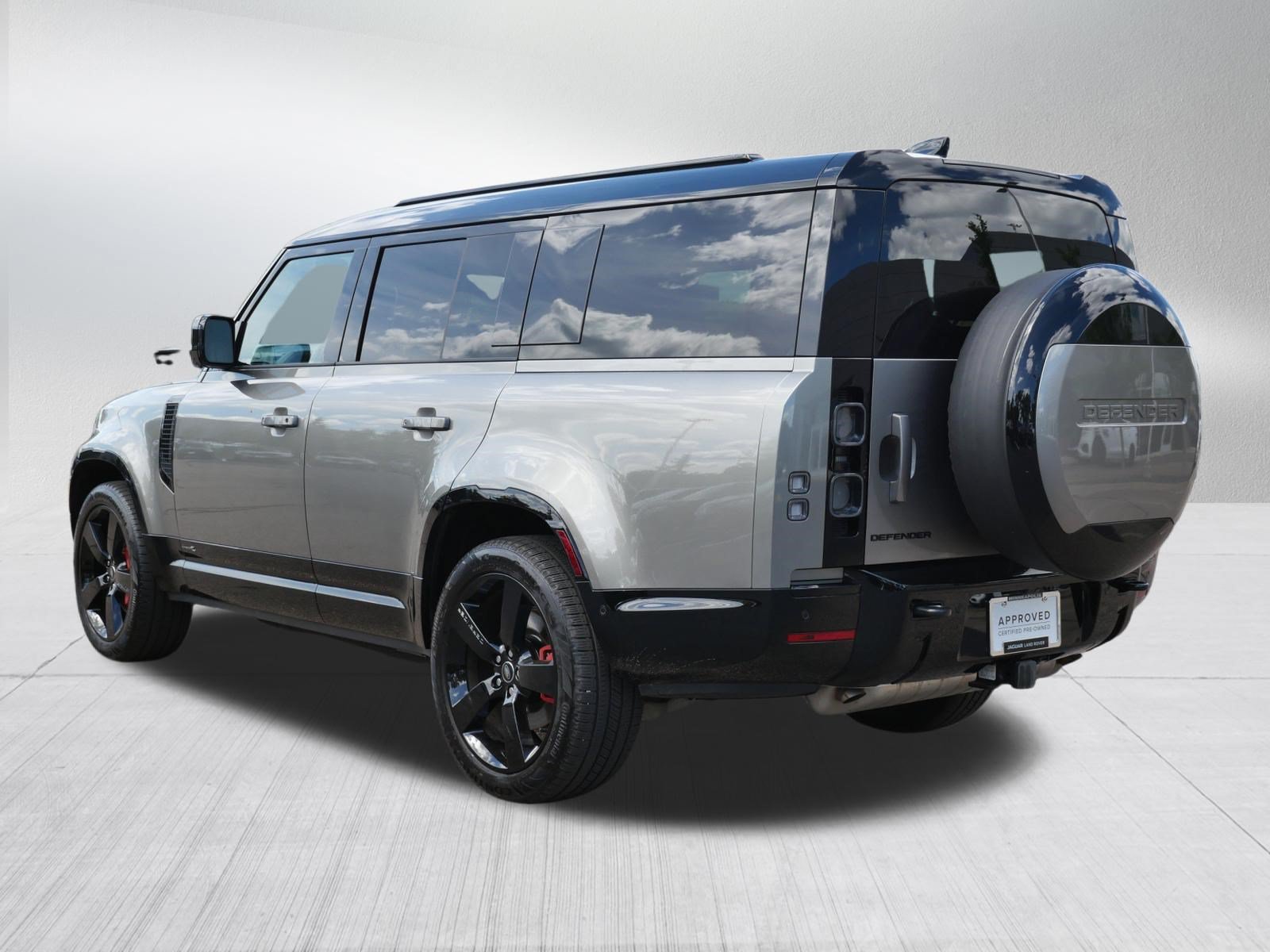 Certified 2025 Land Rover Defender 130 X AWD/4WD image 3