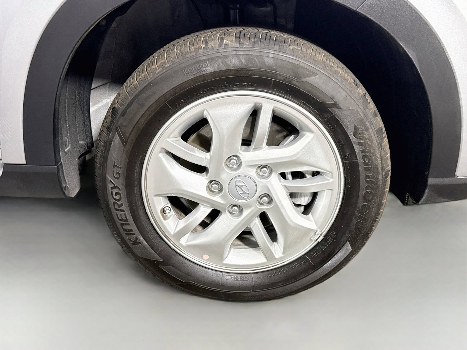 Used 2026 Hyundai Venue SE FWD image 27