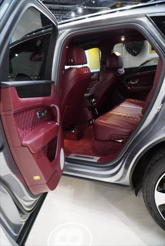 Used 2020 Bentley Bentayga AWD/4WD image 18
