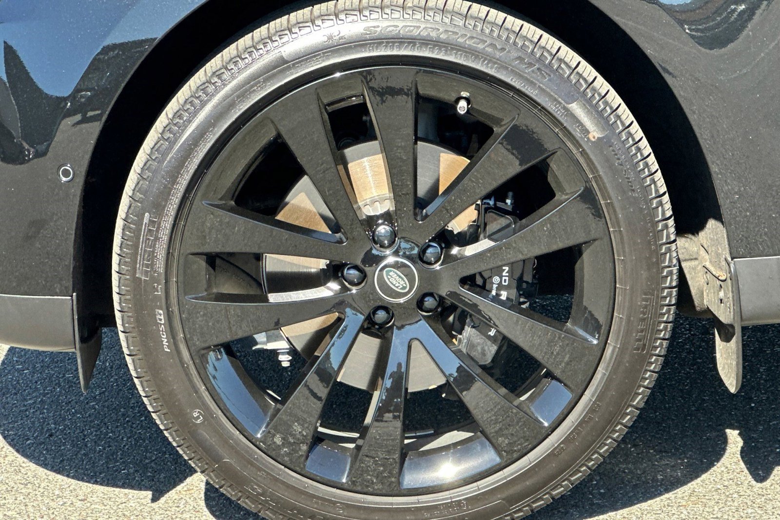 Used 2025 Land Rover Range Rover Sport SE image 13