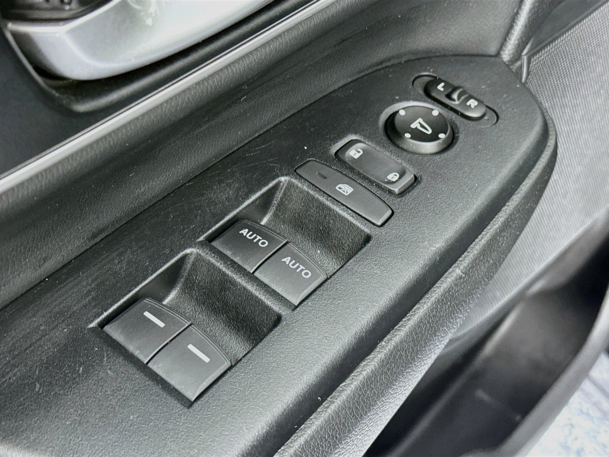 Used 2020 Honda CR-V EX-L image 17