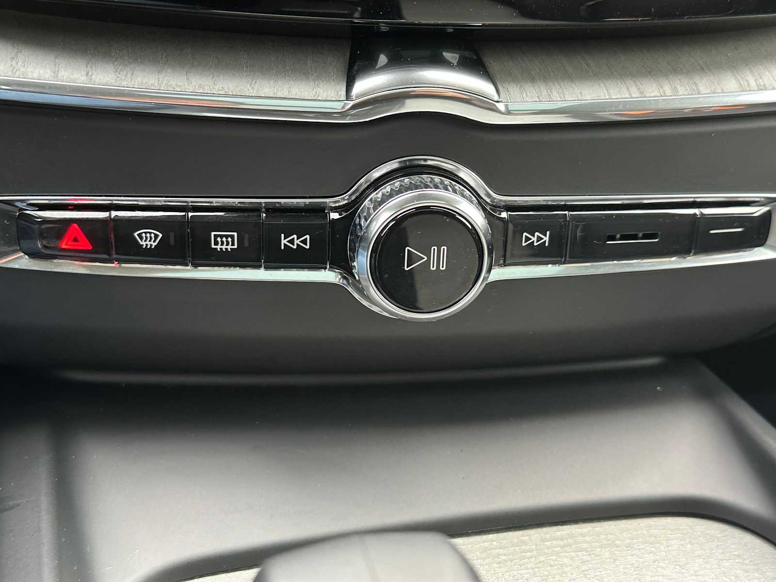 Used 2025 Volvo XC60 B5 Plus w/ Protection Package Premier image 29