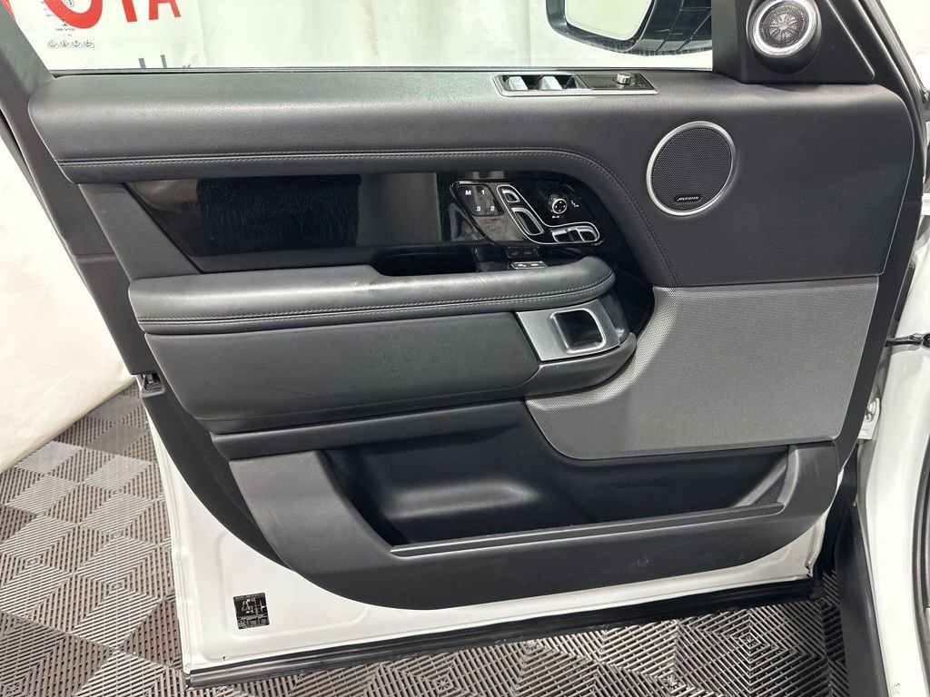 Used 2018 Land Rover Range Rover Supercharged image 23