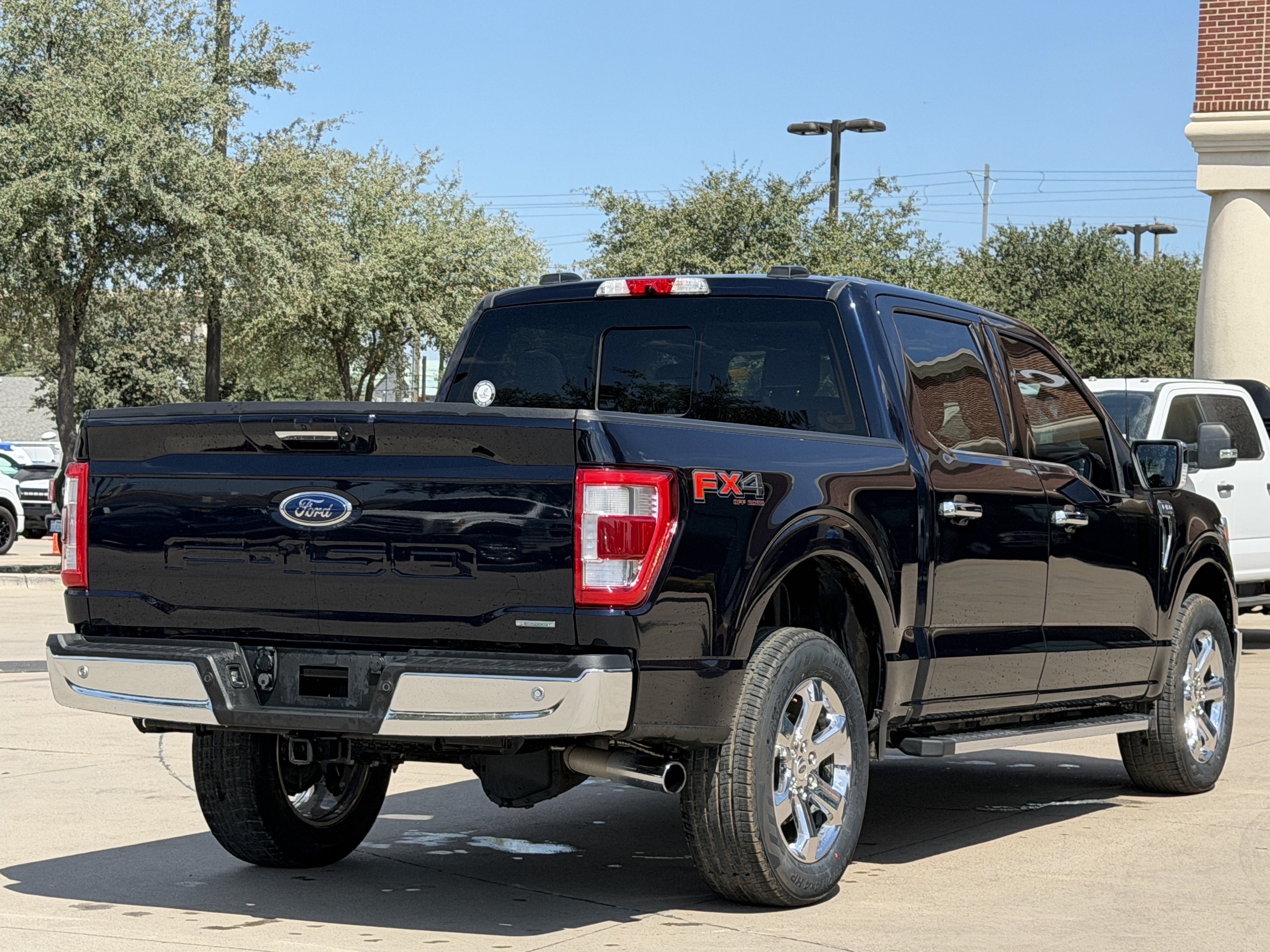 Used 2021 Ford F150 Lariat AWD/4WD image 4