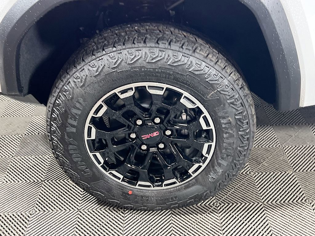 New 2026 GMC Canyon AT4 w/ Technology Plus Package AWD/4WD image 24