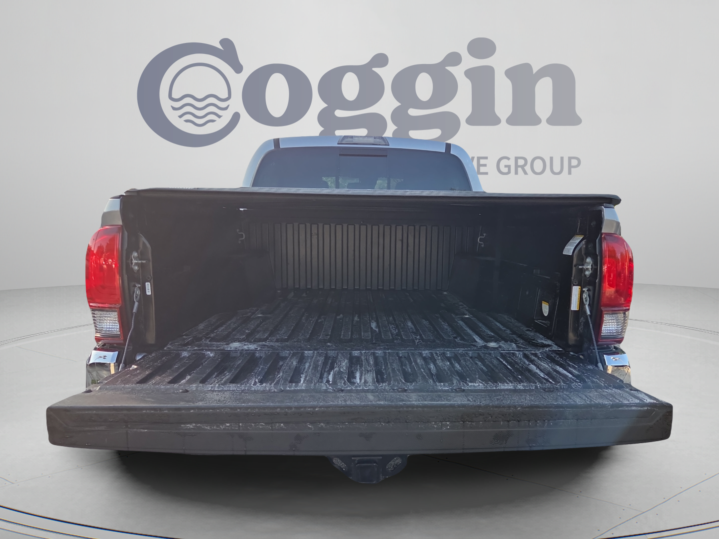 Used 2019 Toyota Tacoma TRD Off-Road AWD/4WD image 13
