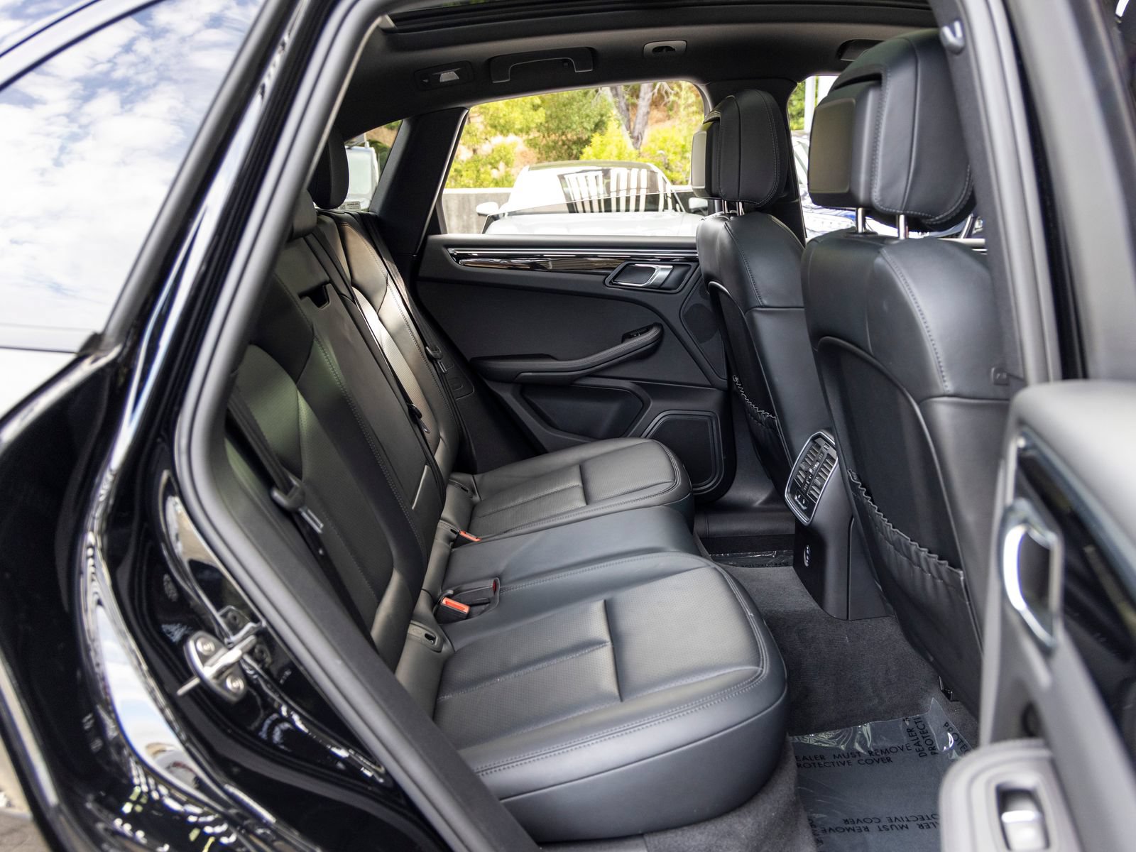 Certified 2023 Porsche Macan AWD/4WD image 58