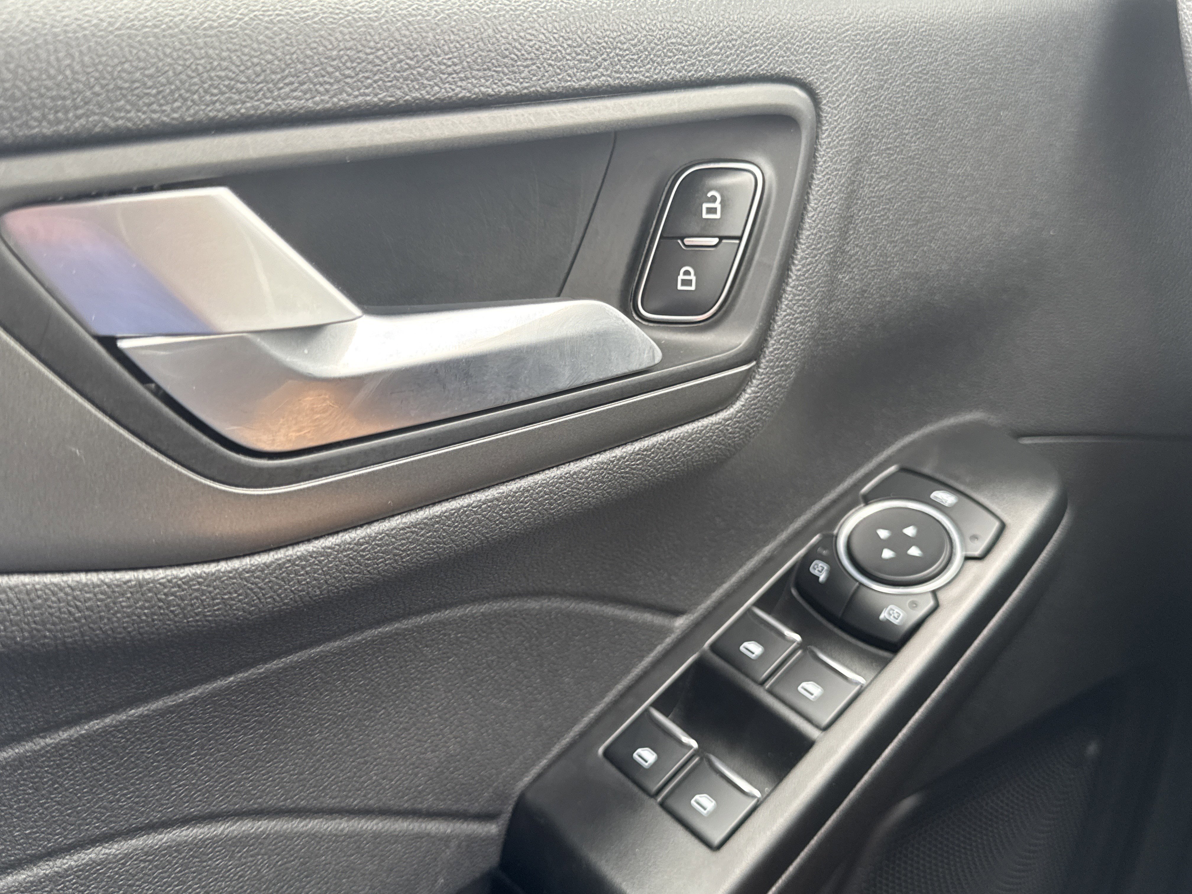 Used 2023 Ford Escape SE image 24