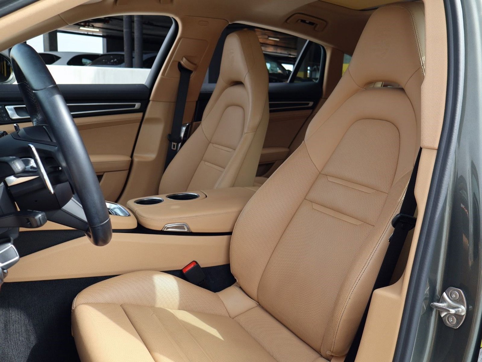 Certified 2023 Porsche Panamera 4 AWD/4WD image 5