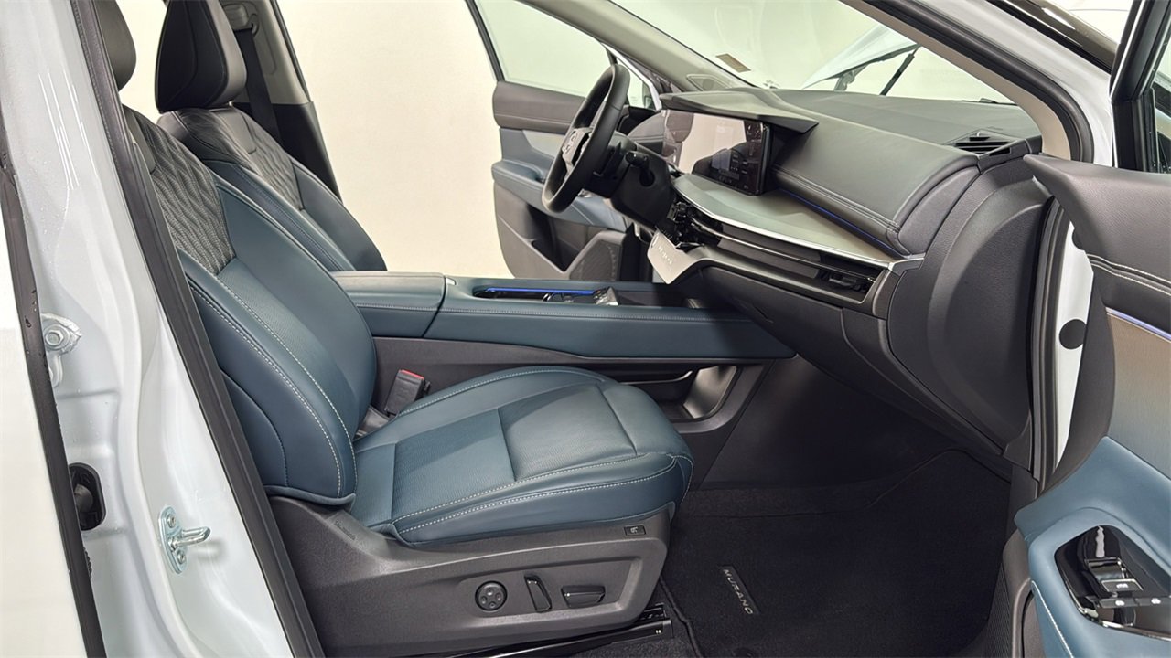 Used 2025 Nissan Murano Platinum w/ Cargo Package image 18