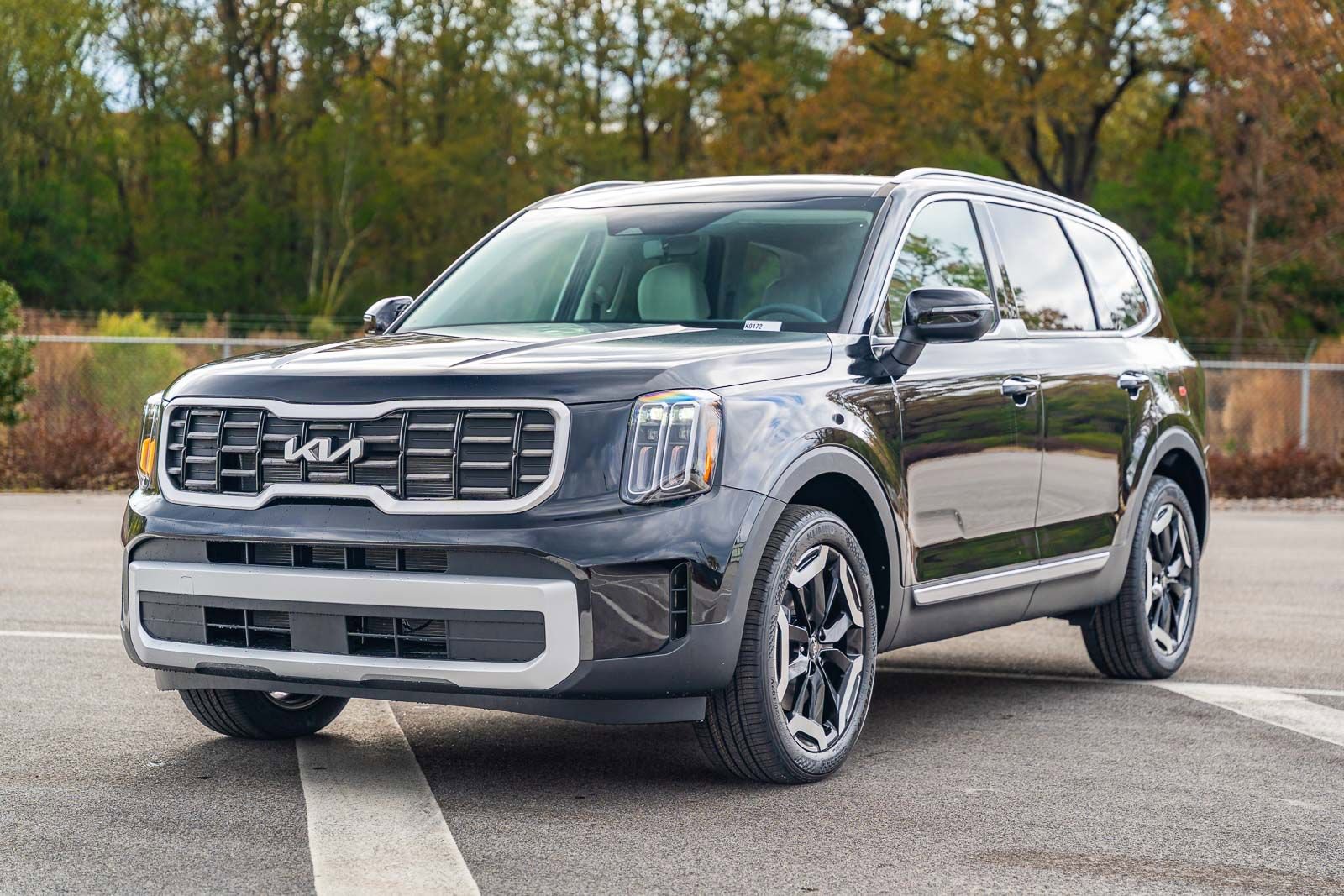 New 2025 Kia Telluride S image 2