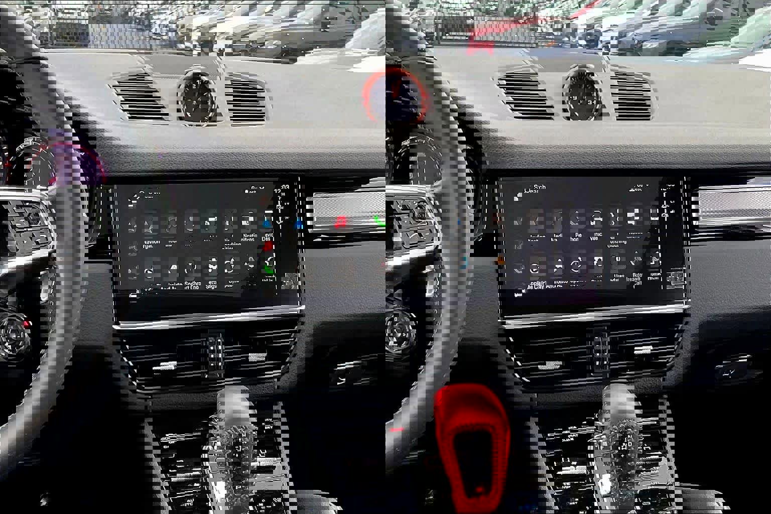 Used 2023 Porsche Cayenne Coupe image 8