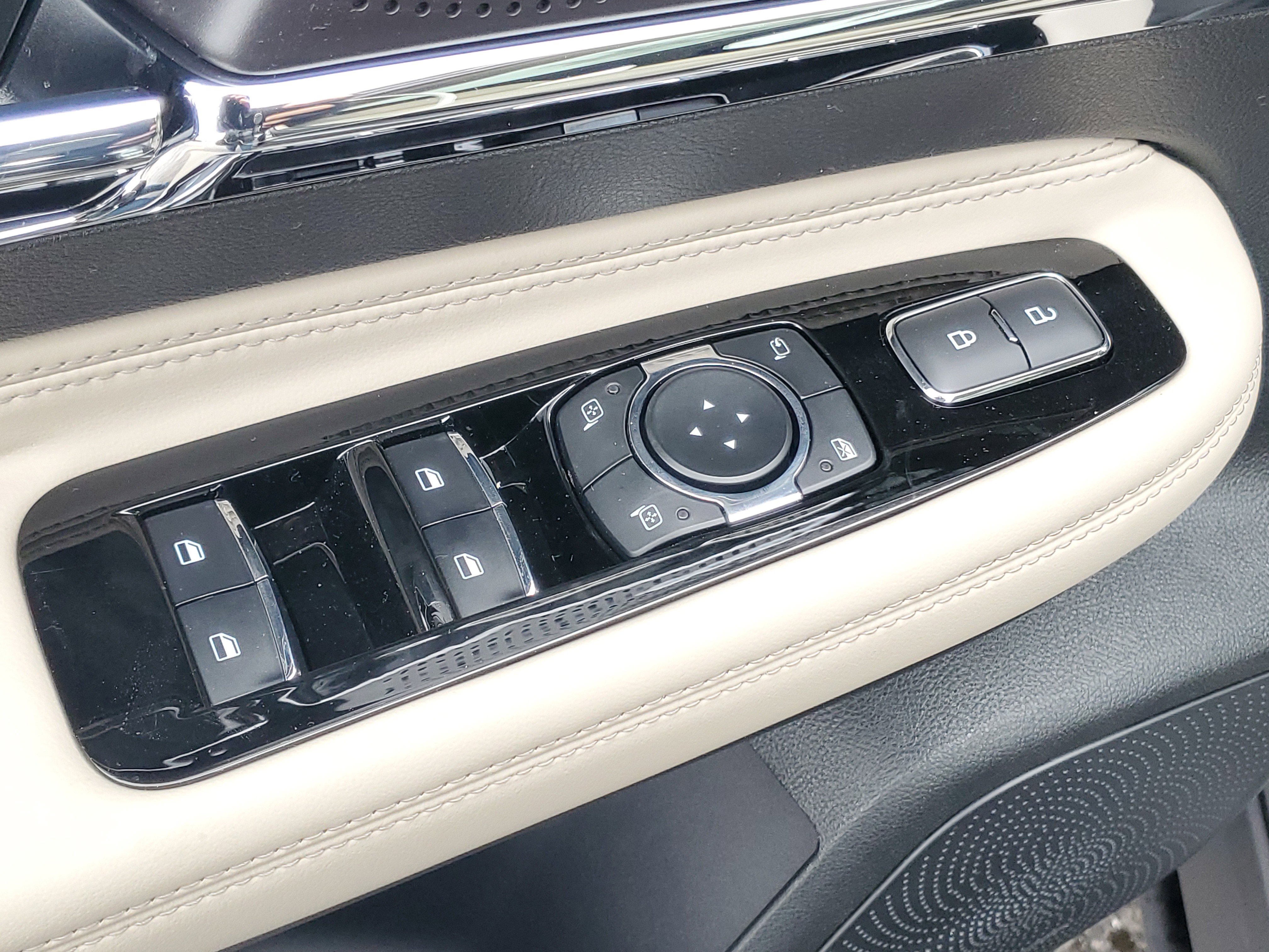 New 2026 Lincoln Corsair Premiere image 10