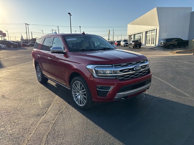 Used 2022 Ford Expedition Platinum image 3