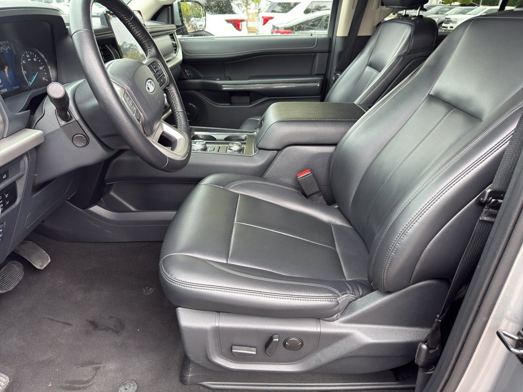 Used 2024 Ford Expedition XLT AWD/4WD image 12