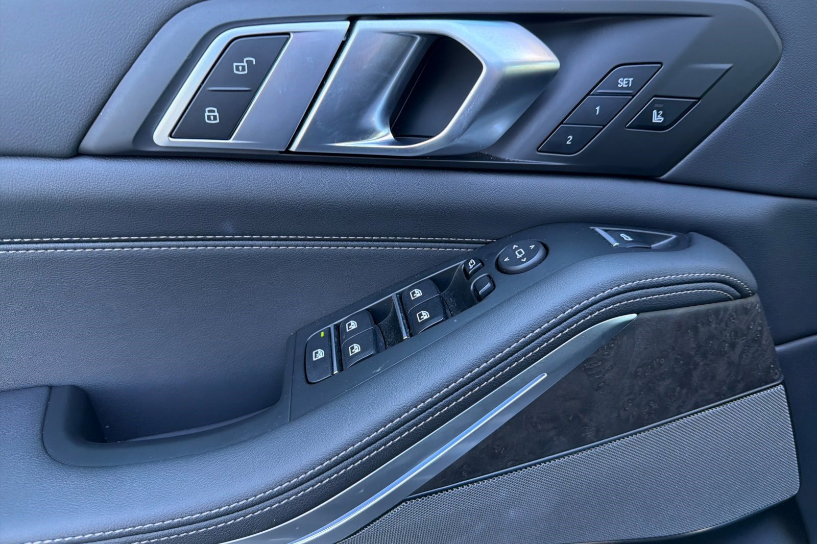 Used 2026 BMW X5 xDrive40i w/ Climate Comfort Package image 12