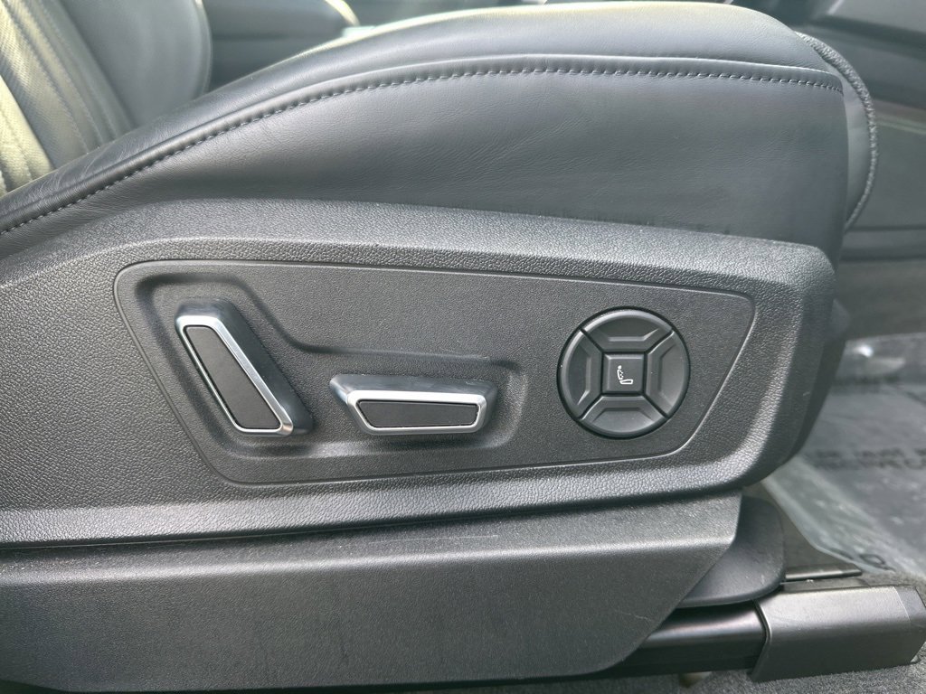 Used 2024 Audi Q8 e-tron Prestige image 17