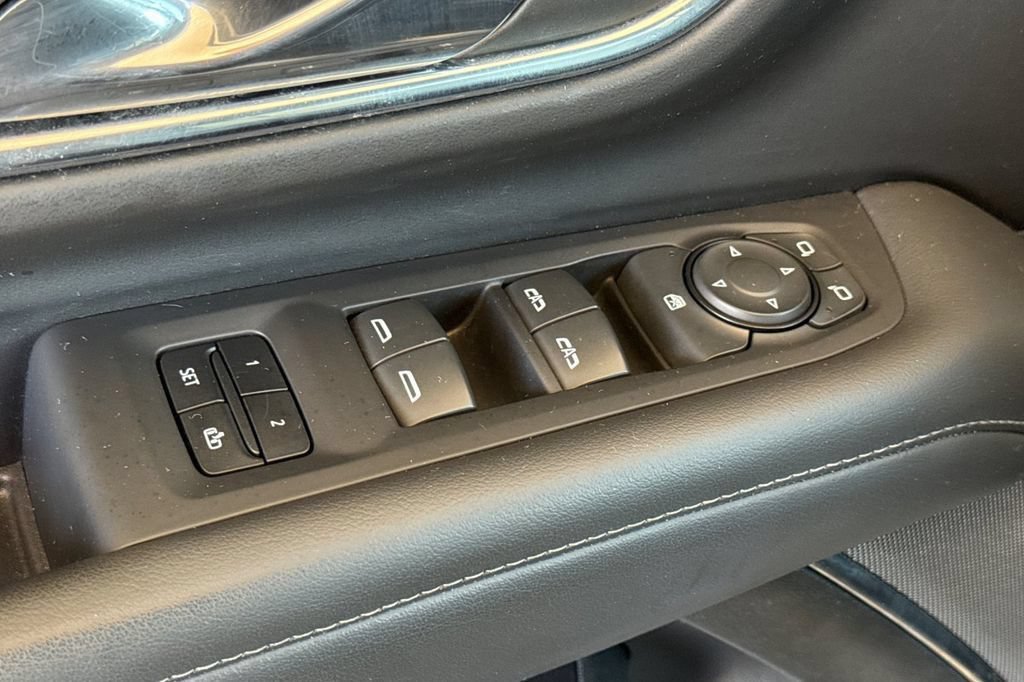 Used 2023 Chevrolet Suburban LT AWD/4WD image 12