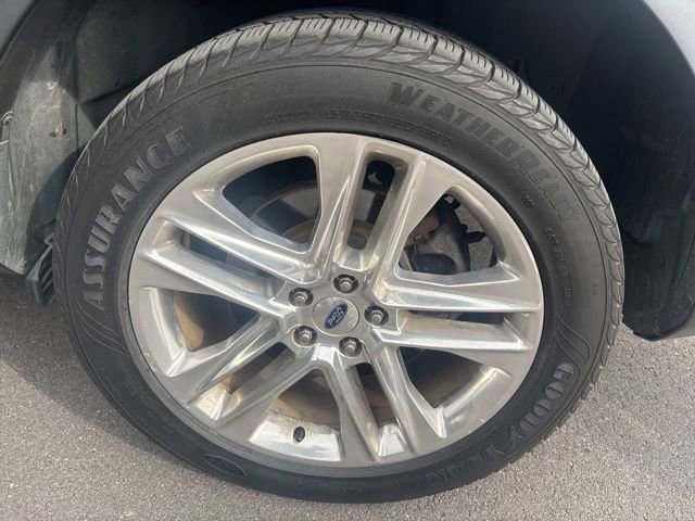 Used 2016 Ford Explorer XLT w/ Equipment Group 202A AWD/4WD image 23