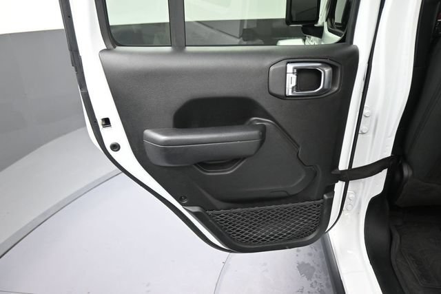 Used 2023 Jeep Wrangler Unlimited Rubicon w/ Cold Weather Group AWD/4WD image 26