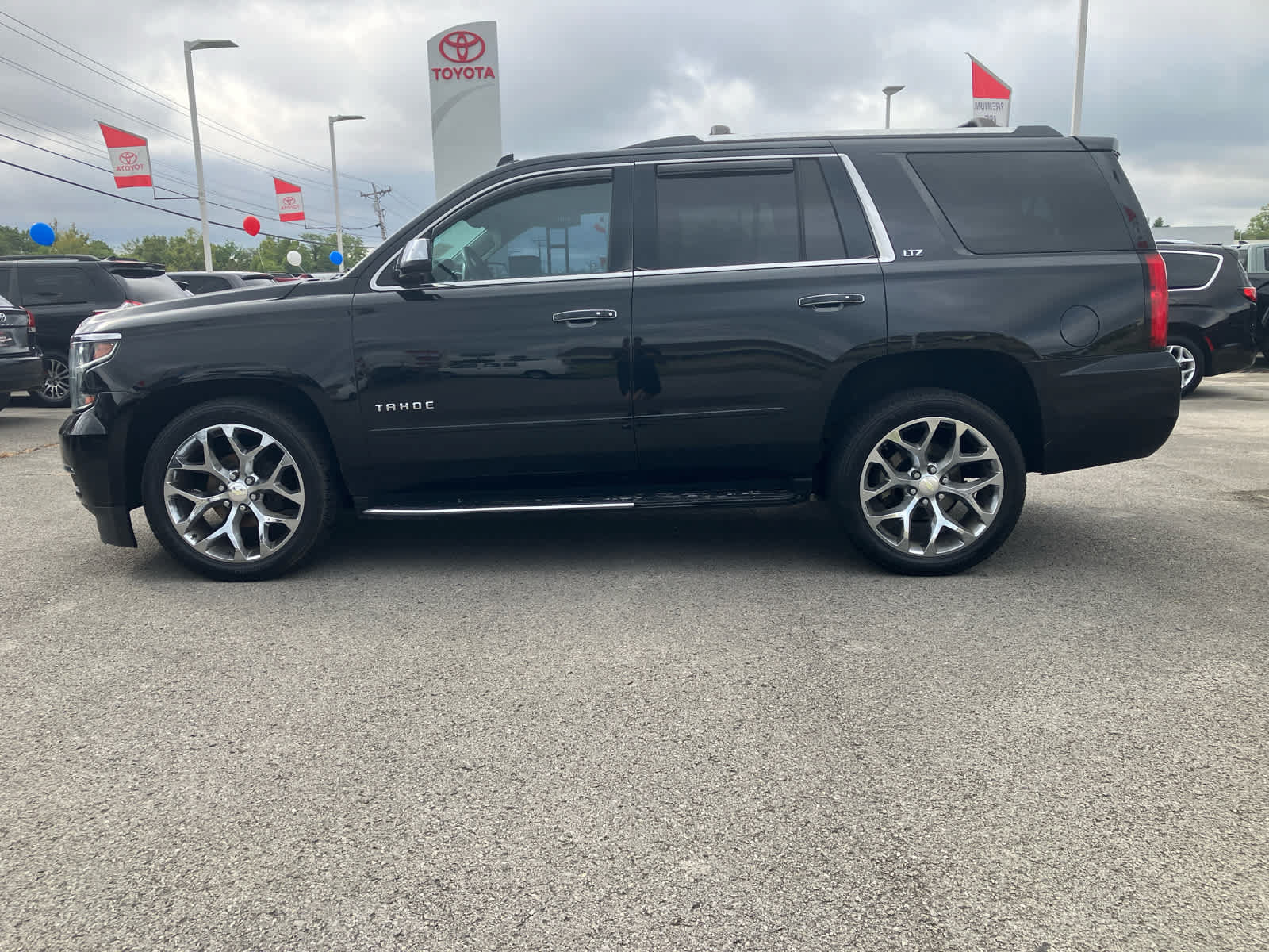 Used 2015 Chevrolet Tahoe LTZ AWD/4WD image 4