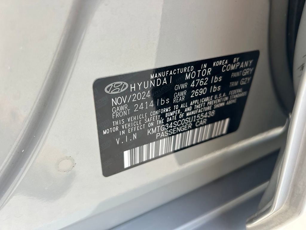 Used 2025 Genesis G70 2.5T RWD image 10