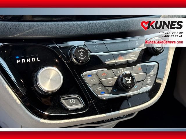Used 2023 Chrysler Voyager LX FWD image 26