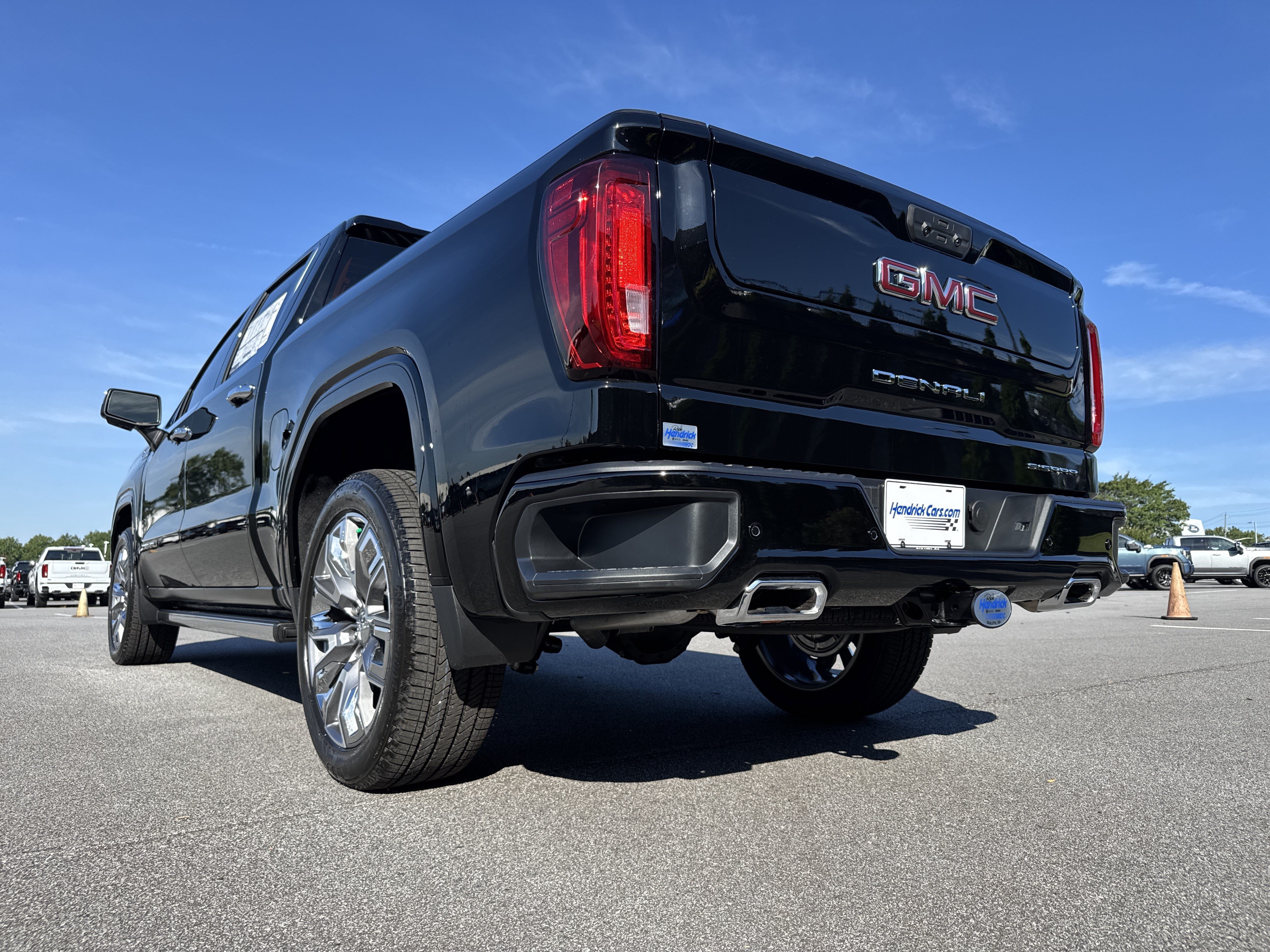 New 2026 GMC Sierra 1500 Denali w/ Denali Reserve Package AWD/4WD image 9