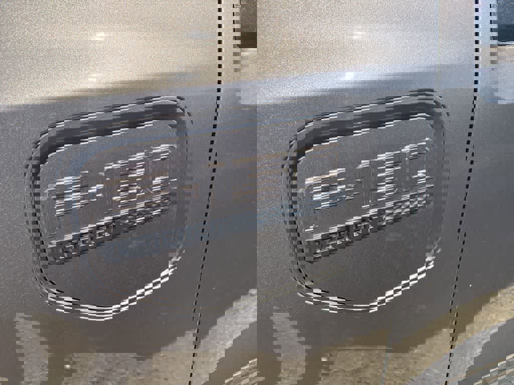 Used 2023 Ford F150 Lightning Lariat AWD/4WD image 2