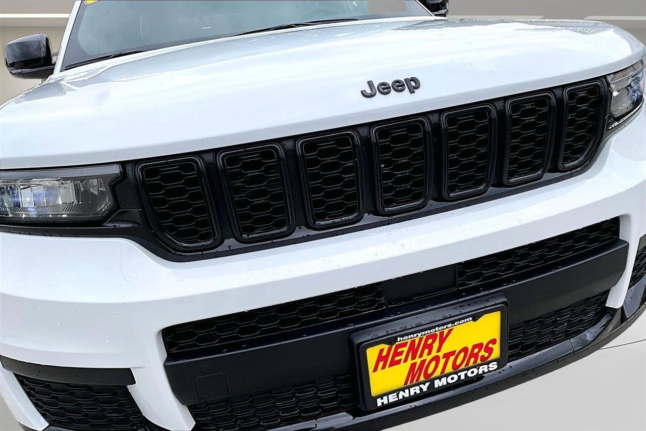 Used 2024 Jeep Grand Cherokee L Laredo AWD/4WD image 33