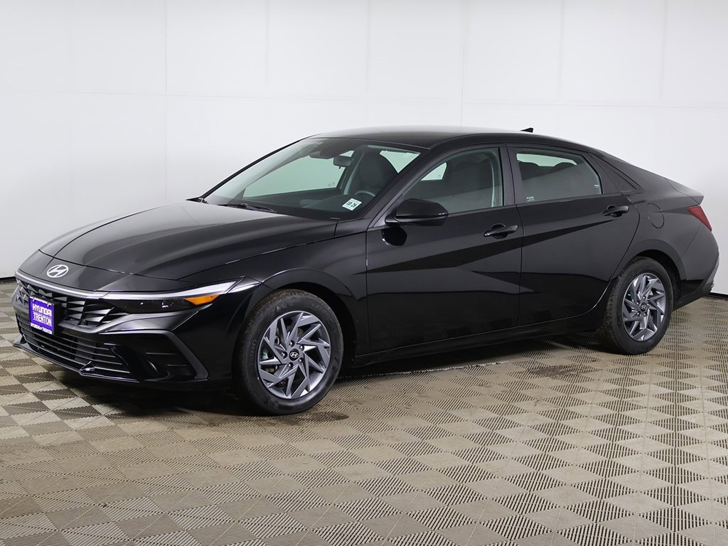 Certified 2024 Hyundai Elantra SEL image 7