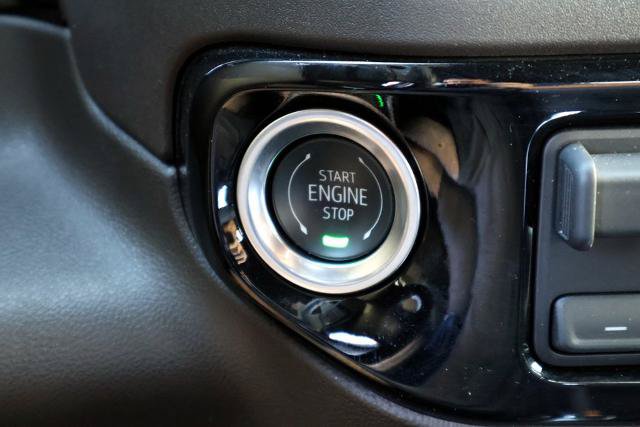 Used 2025 Chevrolet Silverado 1500 LTZ AWD/4WD image 27