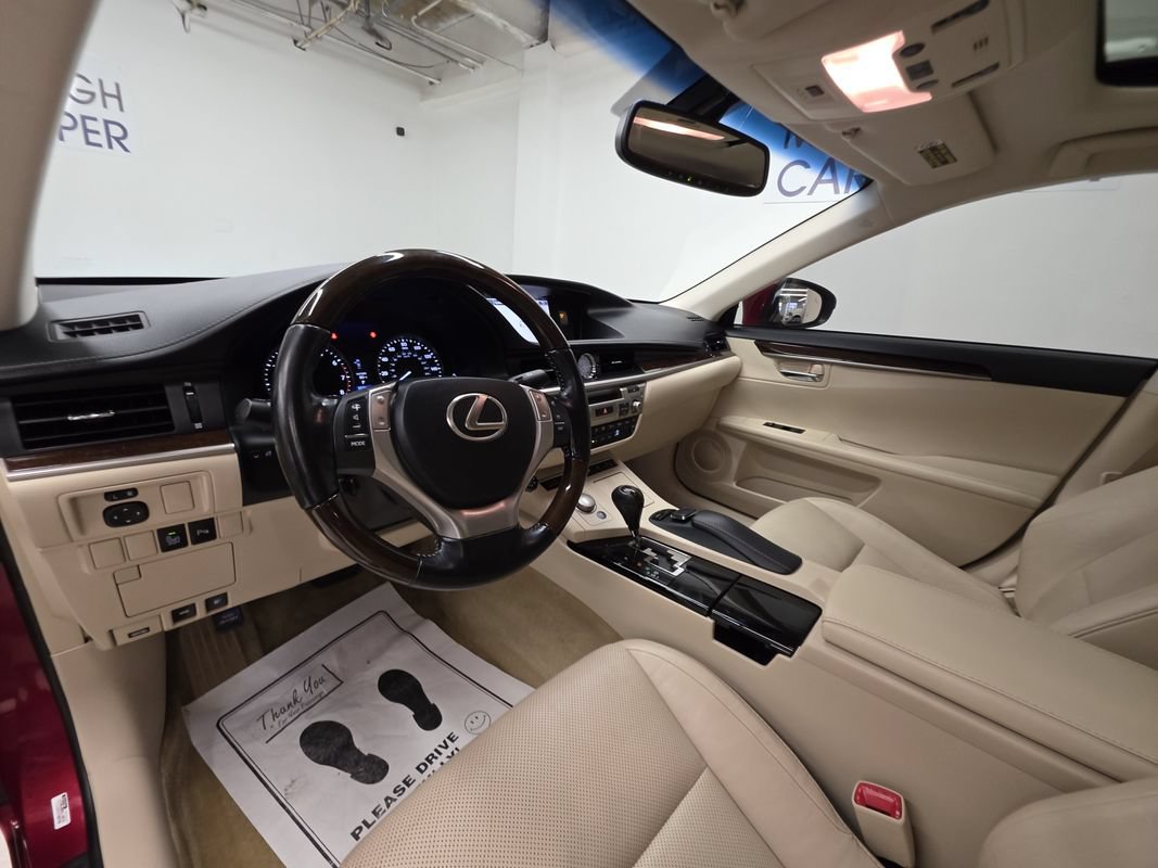 Used 2015 Lexus ES 350 w/ Luxury Package FWD image 22