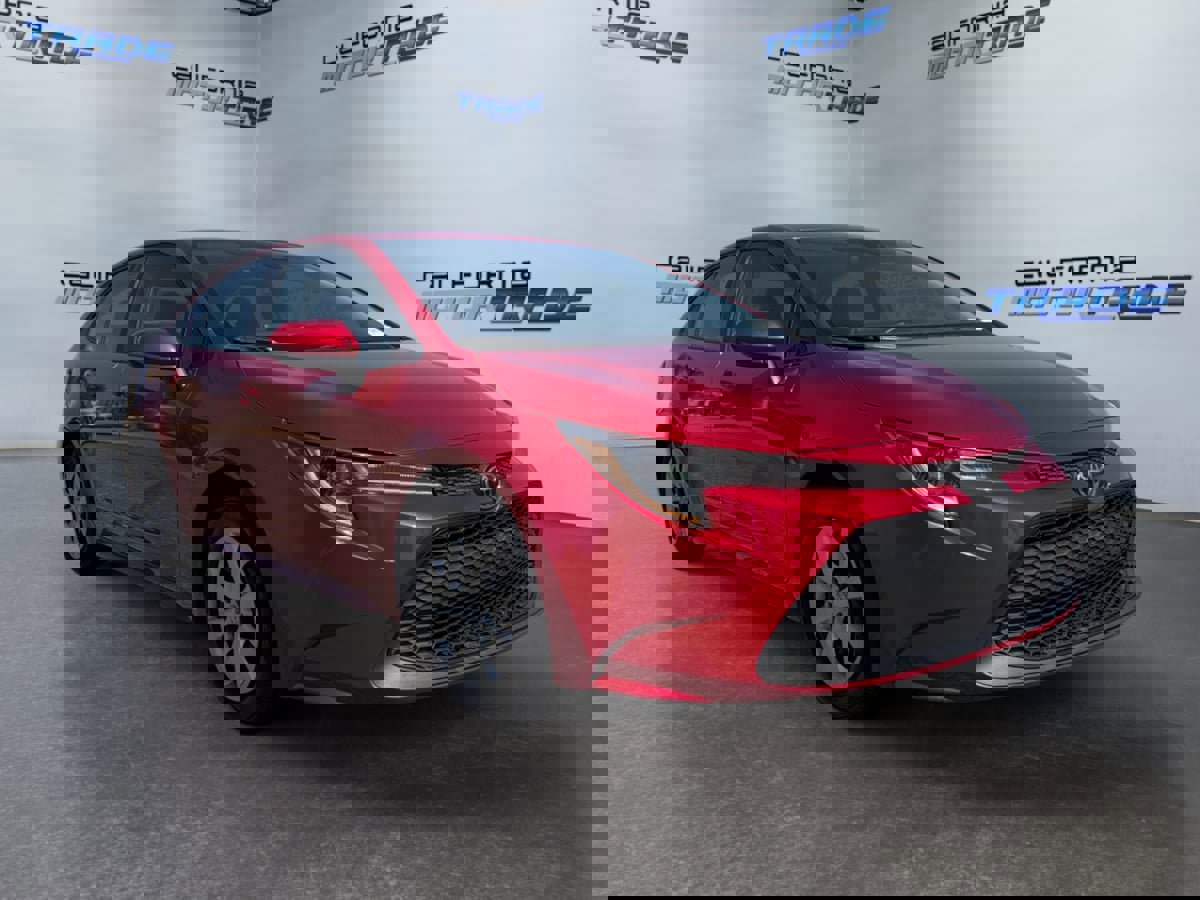 Used 2021 Toyota Corolla LE image 3