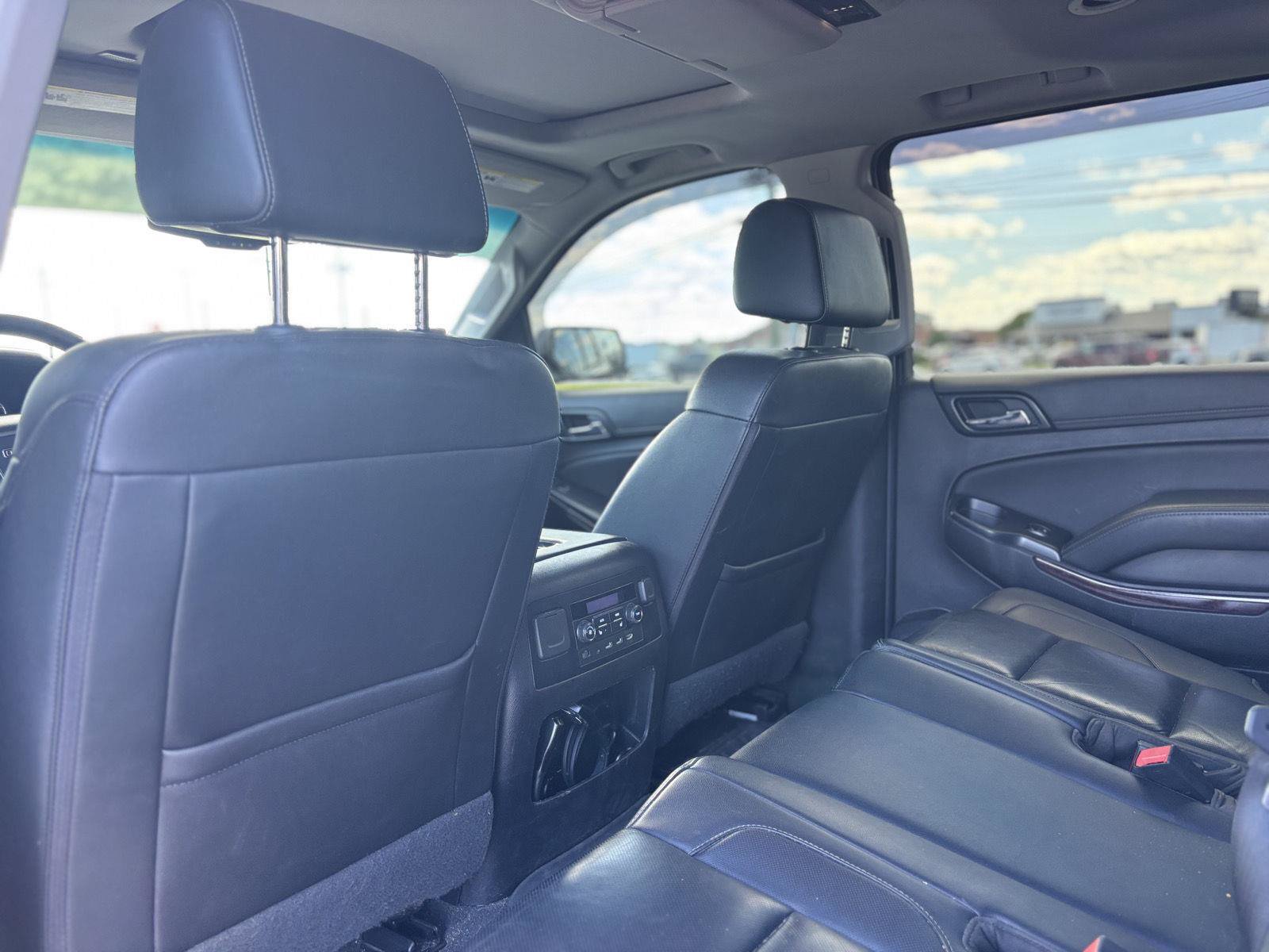 Used 2019 GMC Yukon XL SLT w/ Open Road Package AWD/4WD image 6