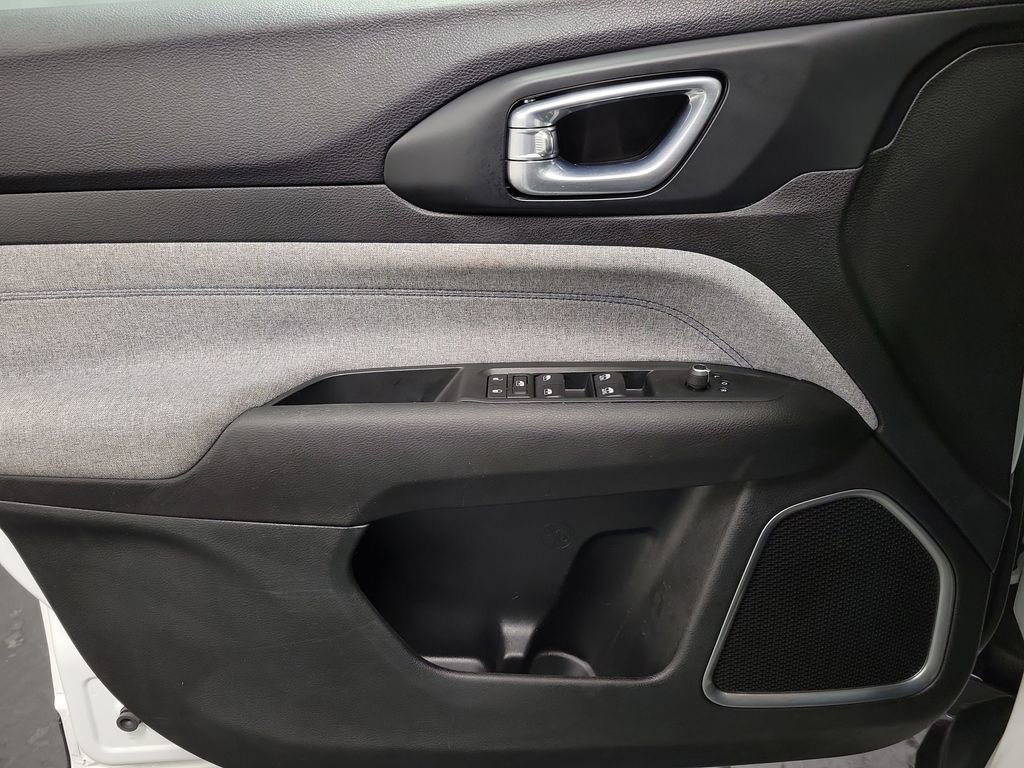 Used 2022 Jeep Compass Latitude w/ Convenience Group image 19