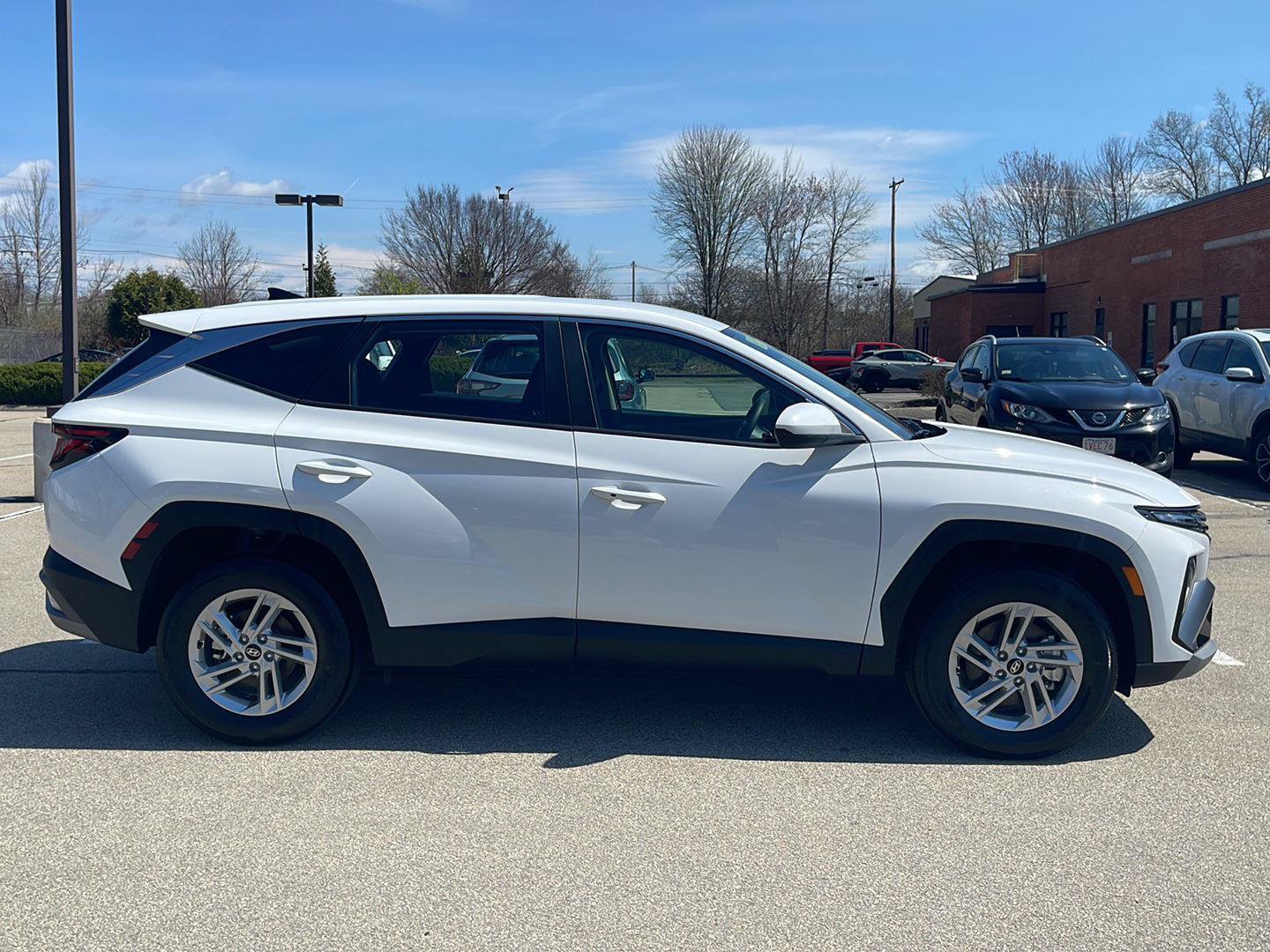 Used 2025 Hyundai Tucson SE AWD/4WD image 4