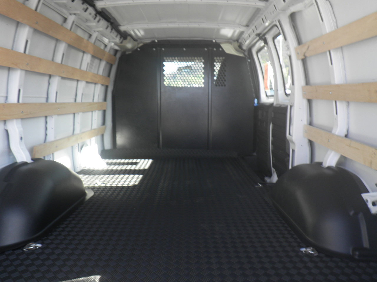 Used 2024 Chevrolet Express 2500 w/ Driver Convenience Package image 18