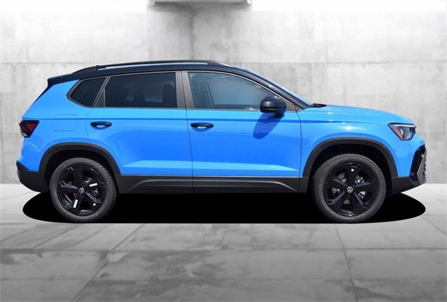 New 2025 Volkswagen Taos SE image 5