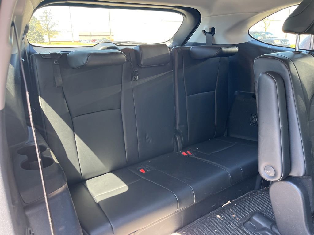 Used 2024 Toyota Highlander XLE AWD/4WD image 3