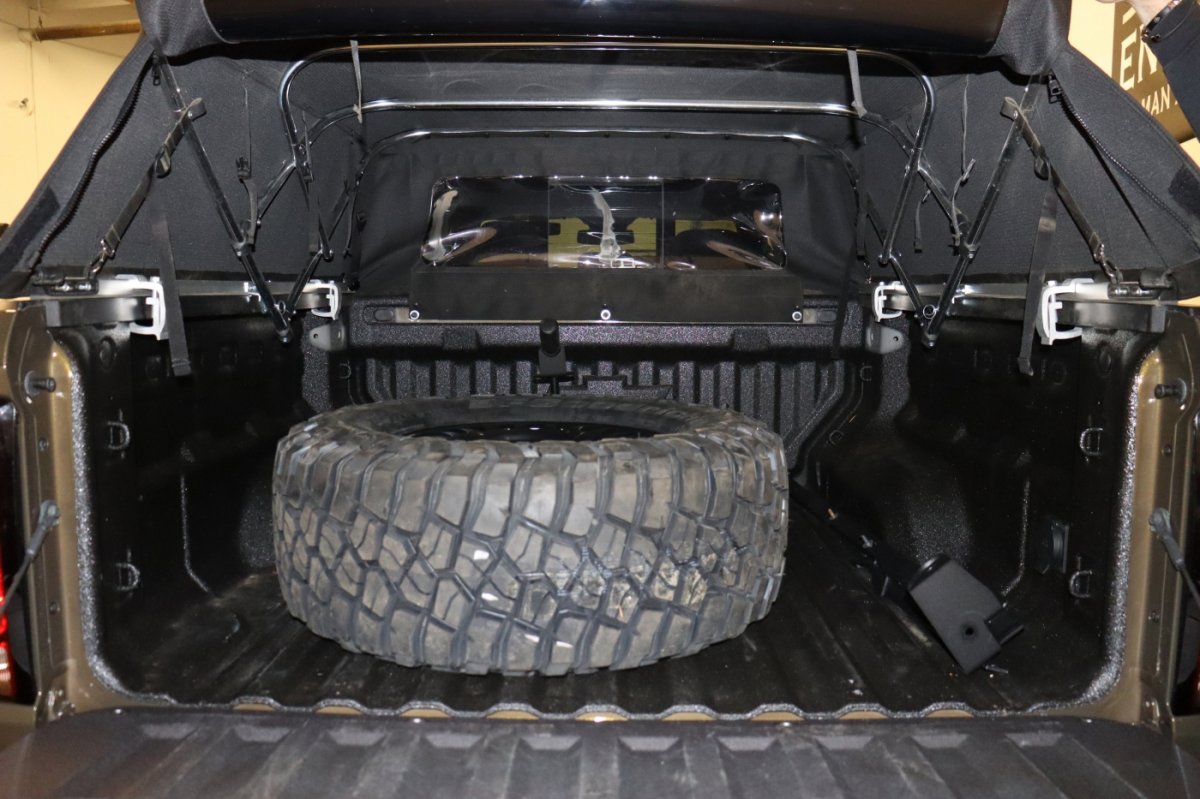 Used 2025 Chevrolet Colorado ZR2 w/ ZR2 Bison Edition image 10