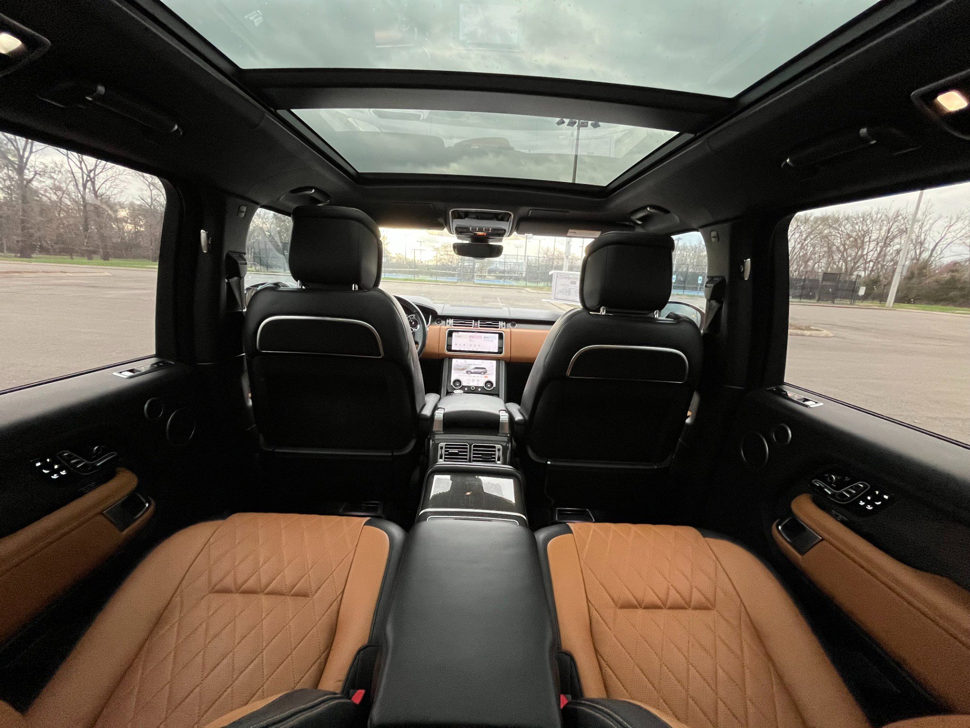 Used 2019 Land Rover Range Rover SV Autobiography Dynamic image 35