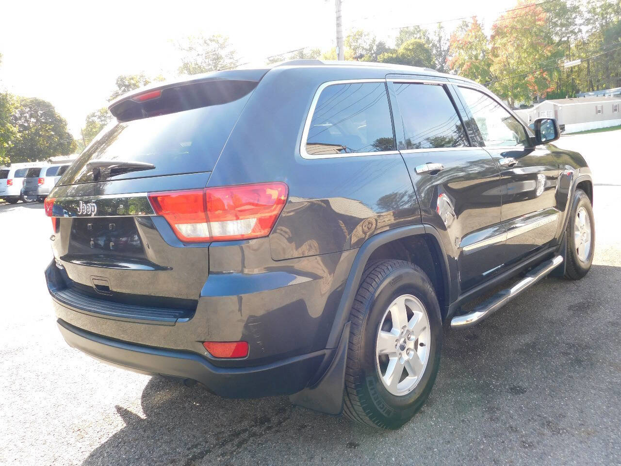 Used 2011 Jeep Grand Cherokee Laredo image 9
