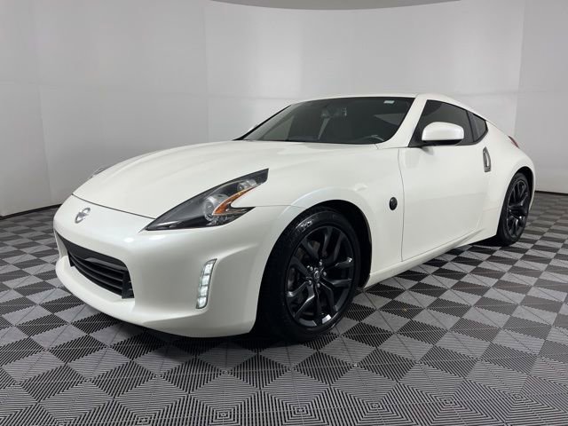 Used 2020 Nissan 370Z Coupe image 5
