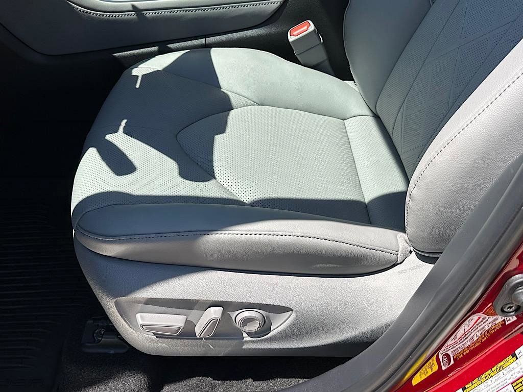 New 2026 Toyota Highlander Platinum AWD/4WD image 8