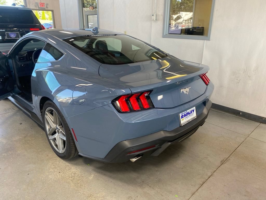 Certified 2026 Ford Mustang Coupe RWD image 3